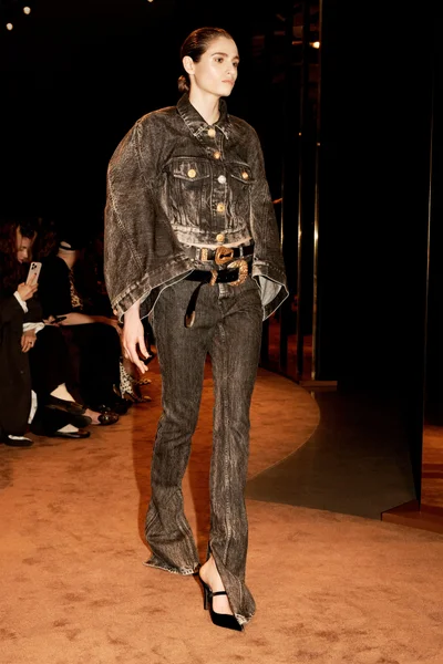 Look 32
